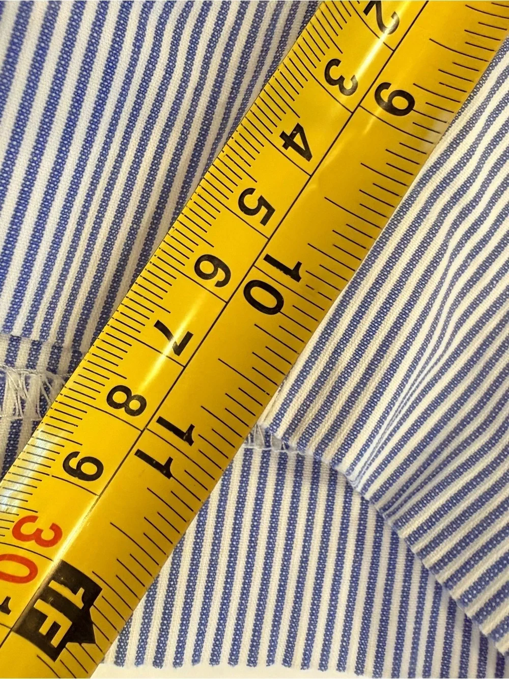 Ralph Lauren Women’s seersucker Shorts Size 10 Blue/White Stripe EUC